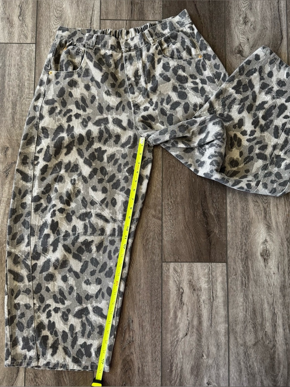 Like Love Animal Print Barrel Jeans Wo’s MEDIUM Baggy Wide Leg Pants High-Rise - Picture 4 of 15